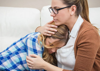 Подкрепа за родители на тийнейджъри с депресия